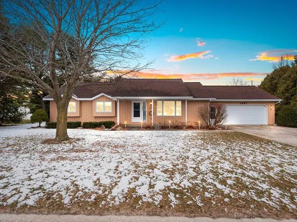 1407 N 11th Pl, Sturgeon Bay, WI 54235