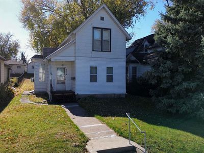 825 11th Ave S, Clinton, IA, 52732