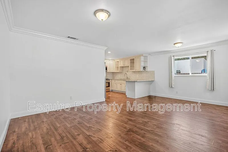 2 bed, 2.5 bath, 990 sqft, $2,895 — Photo 4