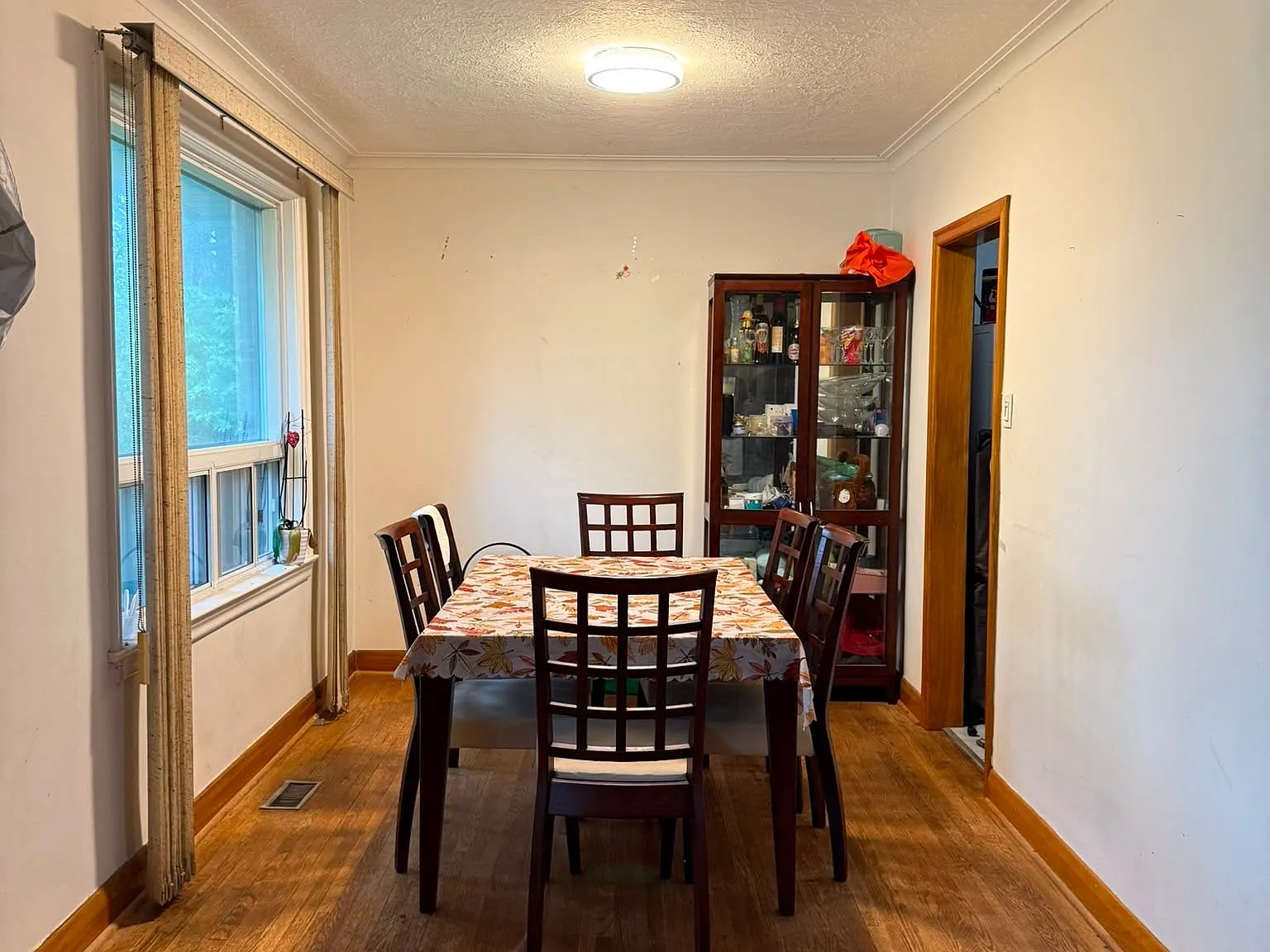 3 bed, $2,430 — Photo 3
