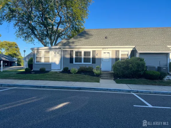 306 Sharon Way, Monroe Township, NJ 08831