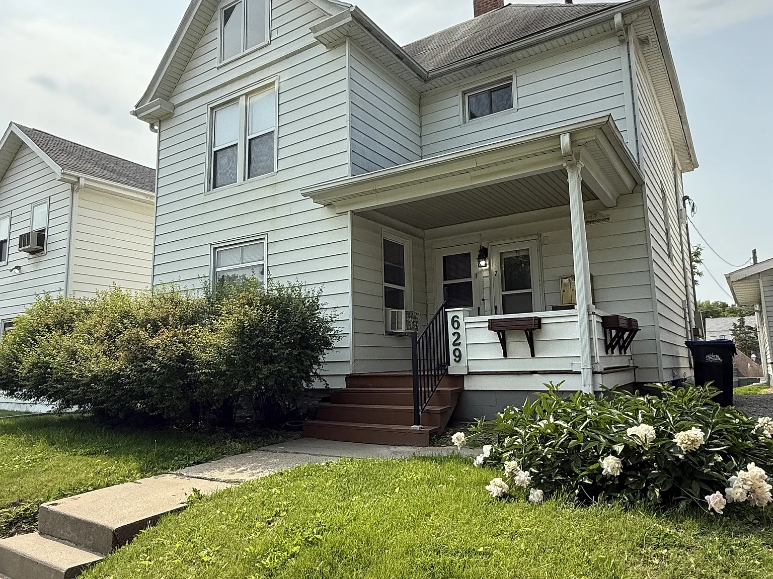 5 bed, 2490 sqft, $3,136 — Photo 1