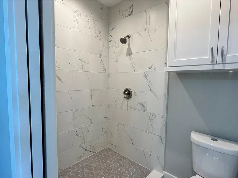 737 Ebenezer Ln — Photo 17