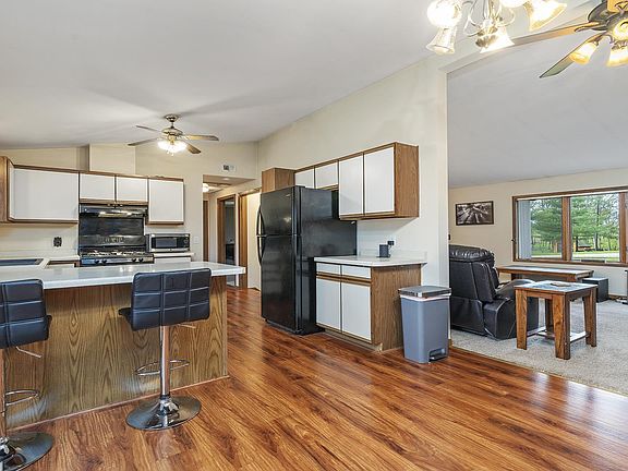 5th image of 3858 Whitfield Dr