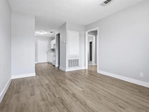 7823 Glass St, Houston, TX 77016