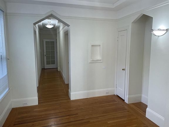 4th image of 1845 Pacific Ave #3