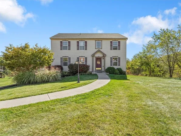 30 Giant Oak Dr, Baden, PA 15005