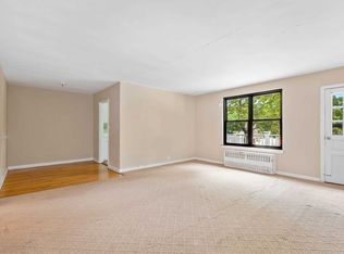 19667 73rd Ave FLOOR 2, Fresh Meadows, NY 11366