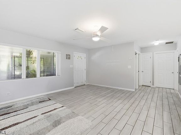 5th image of 102 Crescent Lake Dr