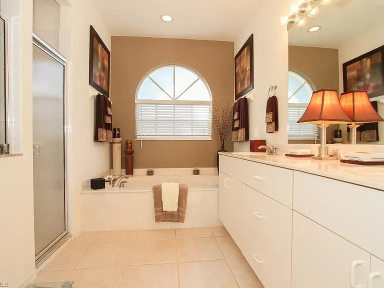 26343 Clarkston Dr — Photo 12