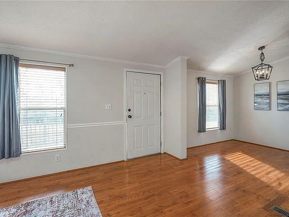 5th image of 186 Fascination Ln