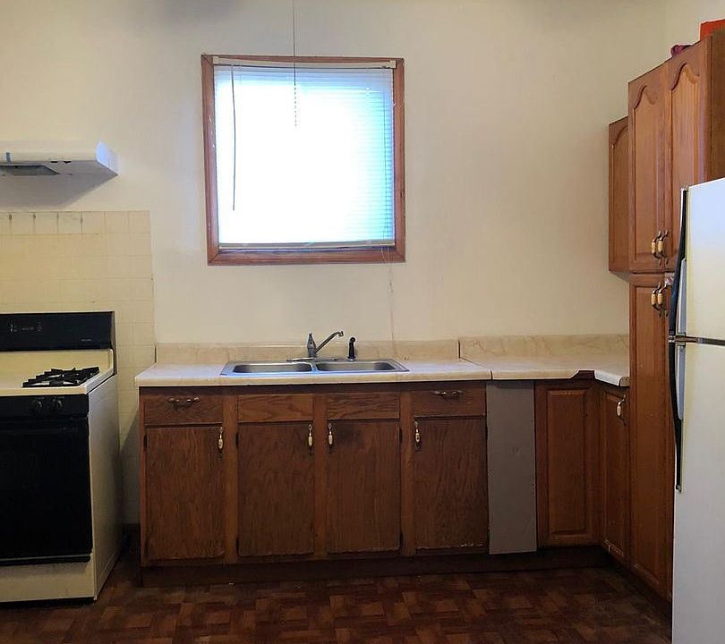 1st image of 4832 Magoun Ave APT 1