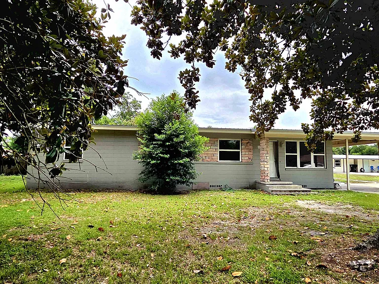 404 Puckett Rd — Photo 2