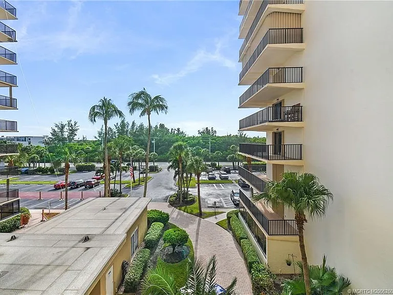 10044 S Ocean Dr #401 — Photo 4