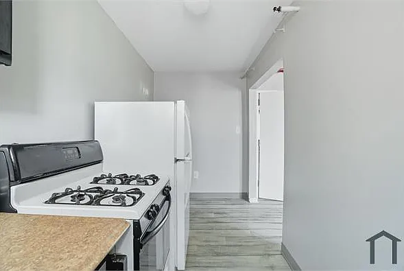 1806 W Champlost St #304 — Photo 26