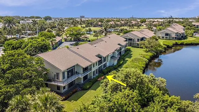 2306 Fairway Dr S — Photo 1