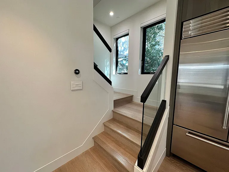 375 W Napa St #7 — Photo 9