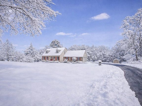 2nd image of 69 Lincoln Laurel Rd