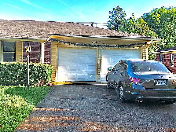 2nd image of 2422 Waverly Dr