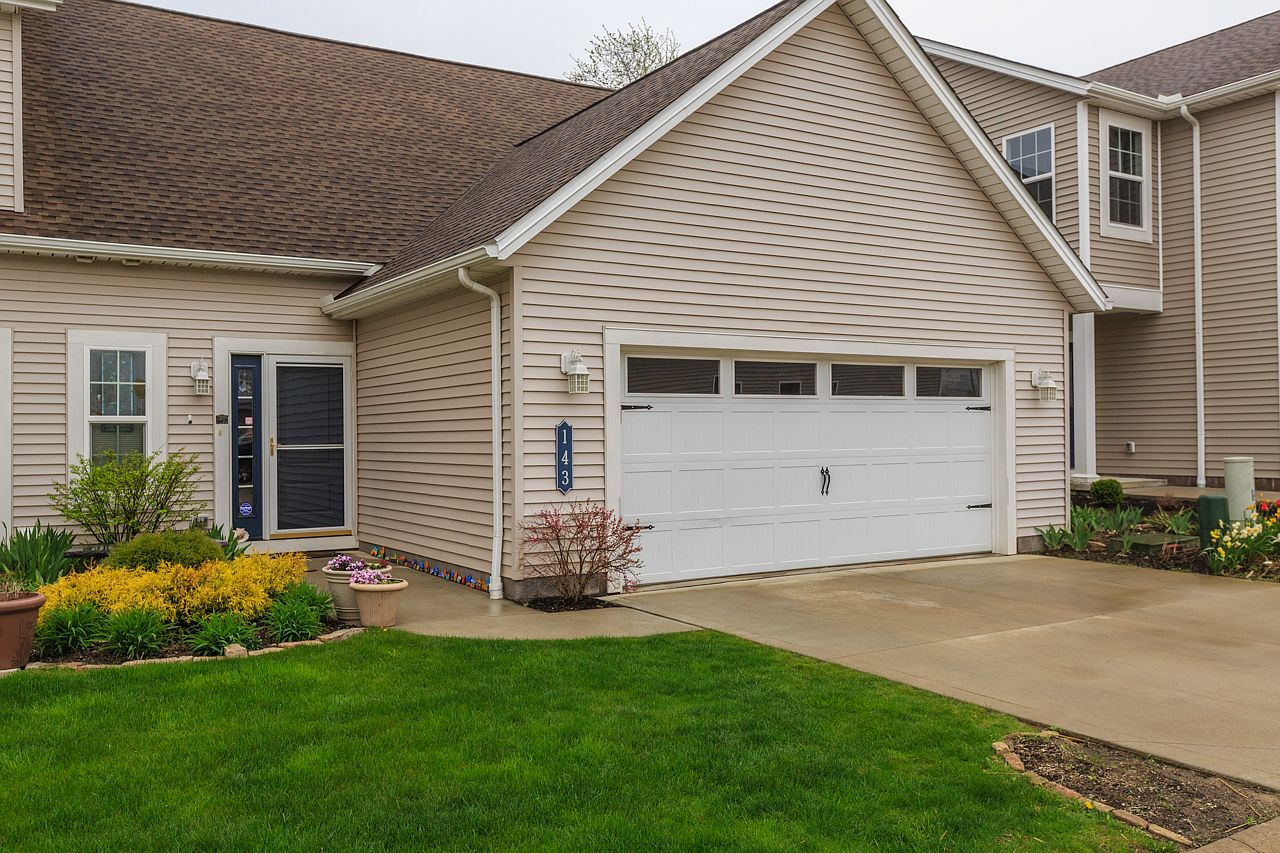 143 Larimar Dr UNIT 143, Willowick, OH 44095 | Zillow