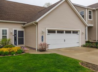 143 Larimar Dr UNIT 143, Willowick, OH 44095