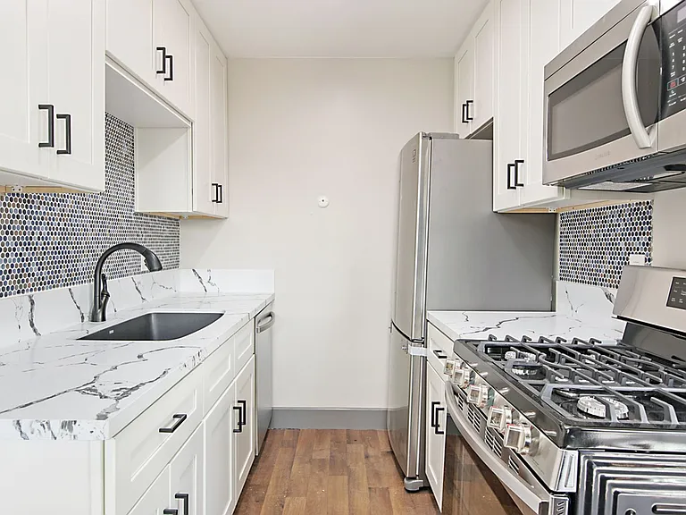 228 H St #J — Photo 1