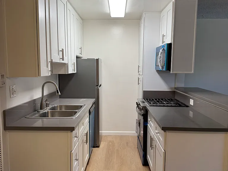 3910 Beethoven St #8 — Photo 7