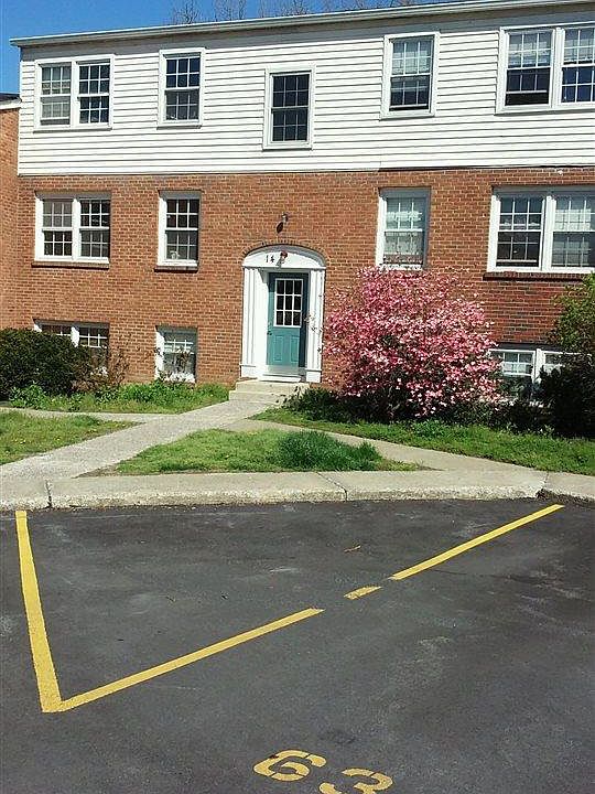 1st image of 143B Huguenot St