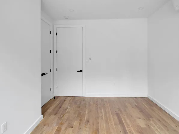 87 Carlton Avenue image 17 of 21