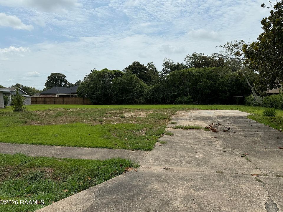 2nd image of 124 Charles Dr