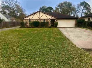 5028 34th St, Groves, TX 77619