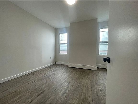 5th image of 56 Atlantic St #1A