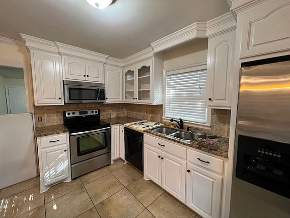 3rd image of 1127 Northland Dr