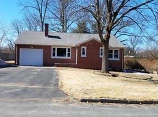 114 Fenway Dr, Springfield, MA 01119