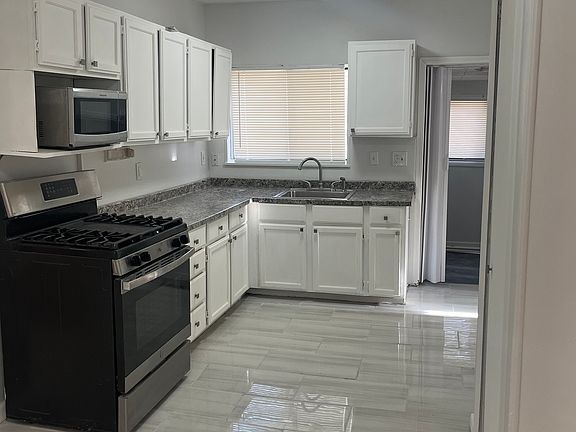 3rd image of 20744 Ehlert Ave