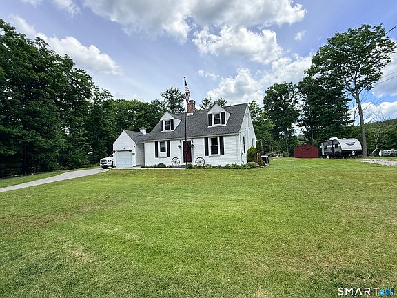 3rd image of 212 Spencer Hill Road