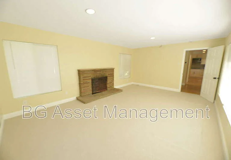 3830 Twin Oaks Way — Photo 8
