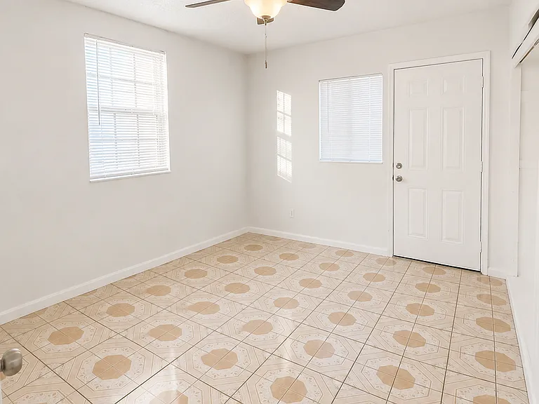 5918 Cerritos Ave — Photo 9