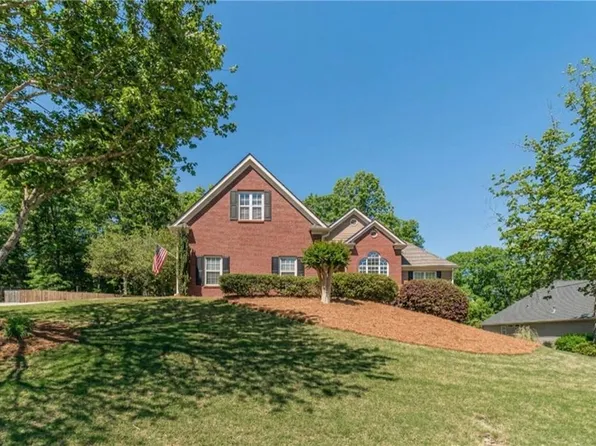 694 Willowwind Dr, Loganville, GA 30052