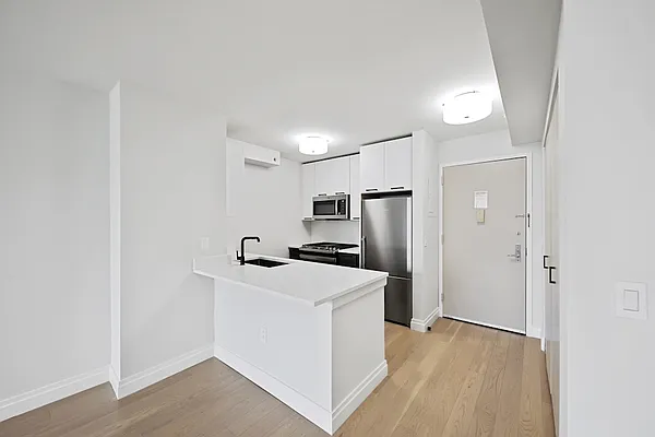 Rented by Gotham Organization | media 3