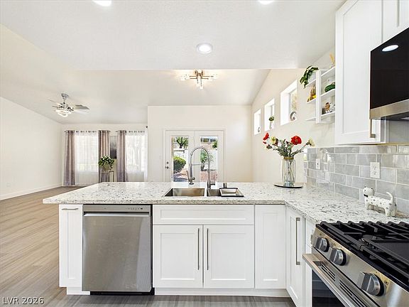 5th image of 2833 Breakers Creek Dr