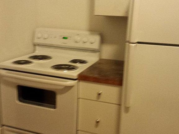 3rd image of 1917 W 71st St