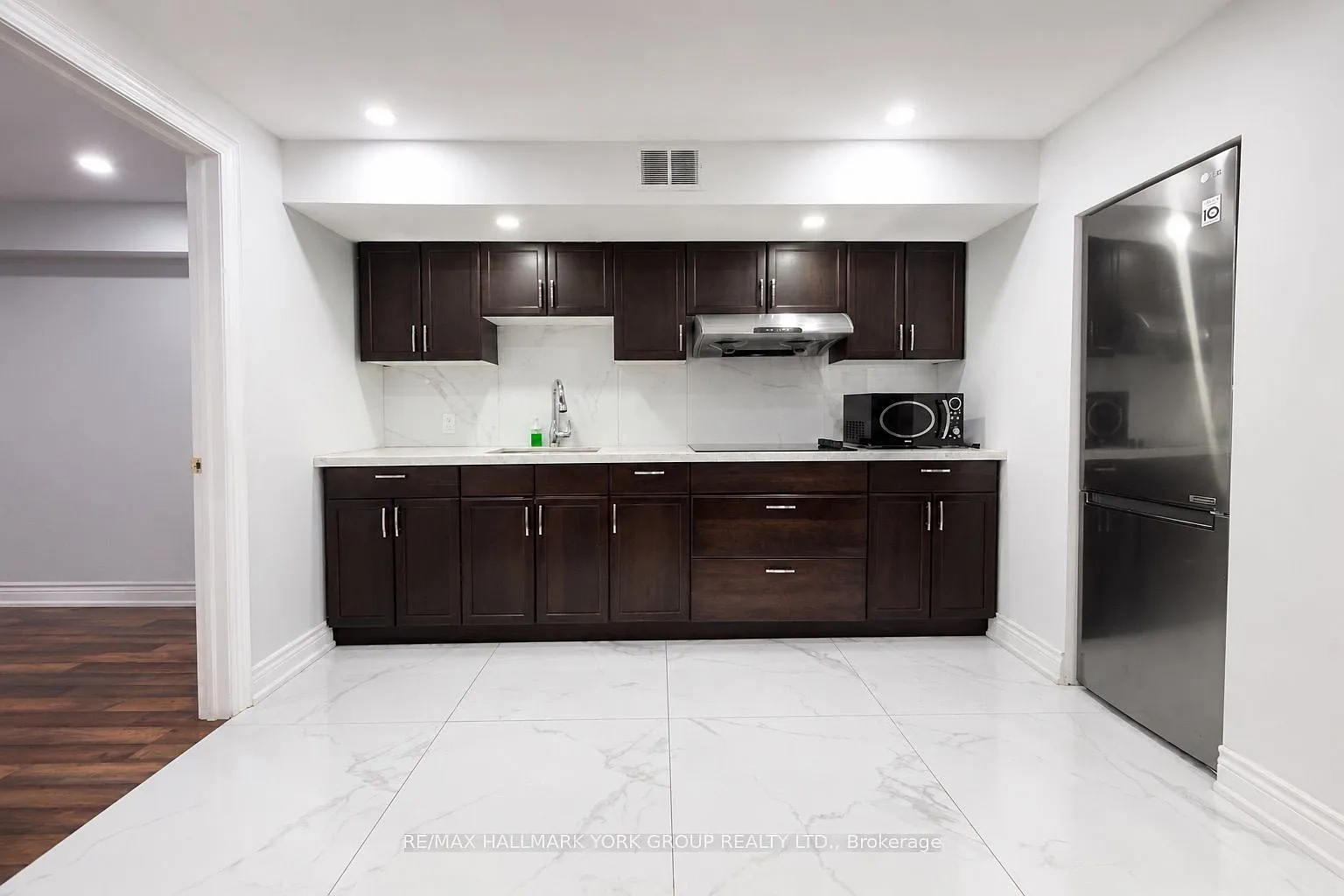 3 bed, $1,950 — Photo 3