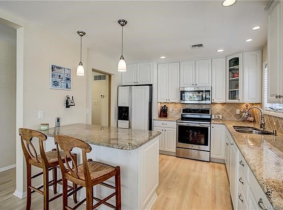 4th image of 219 Liberty Ave