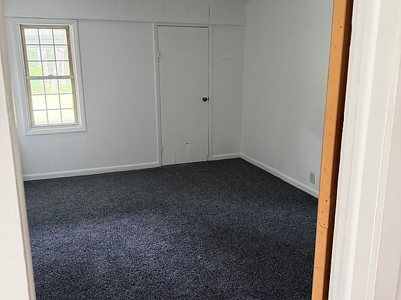 2nd image of 5 Livingston Ave #5