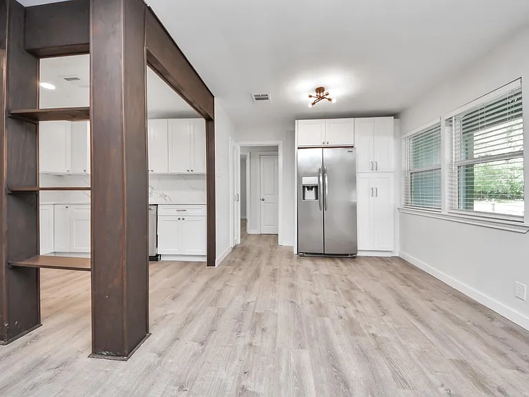 302 County Park Dr — Photo 10