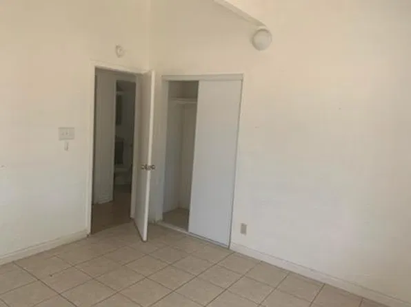 17706 Pine St, Hesperia, CA 92345