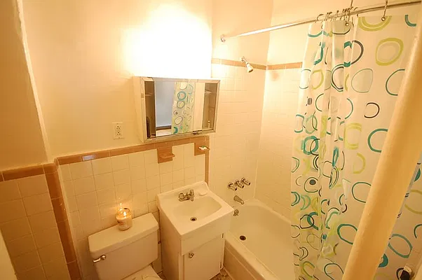 Rented by City Connections Realty | media 6