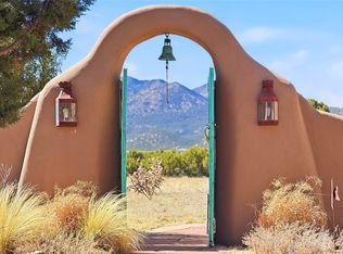 39 Gopeyka Canyon Rd, Cerrillos, NM 87010