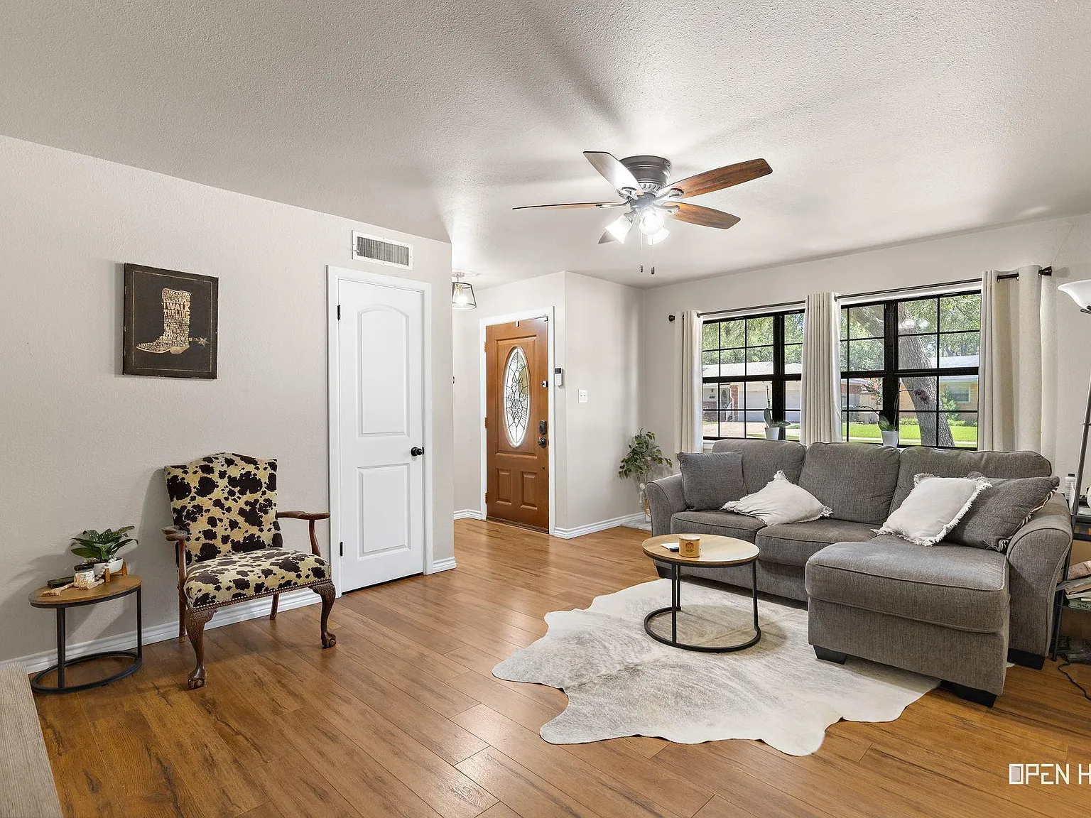 3 bed, 2.0 bath, 1346 sqft, $1,600 — Photo 4